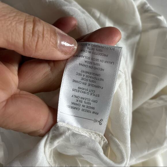 Equipment Women's  Femme Silk Chevron Collarless Button Cuff White Blouse XS - Picture 4 of 6